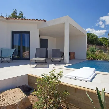 Les De La U Veniqui פאבונה