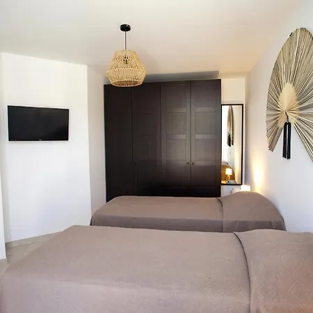 וילה Les De La U Veniqui *