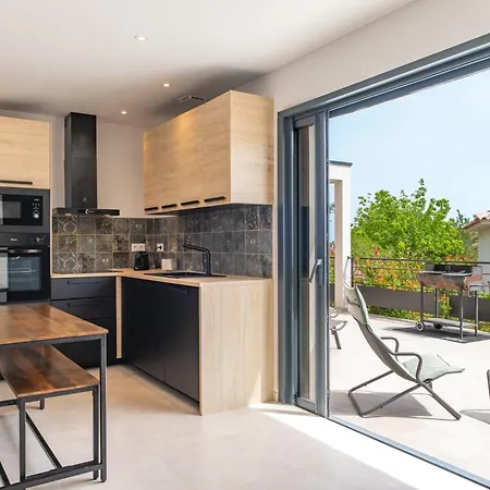 וילה Les De La U Veniqui