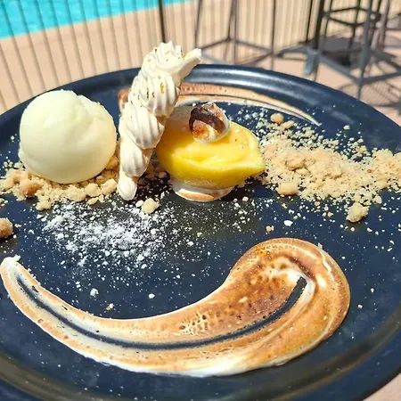 Les De La U Veniqui *