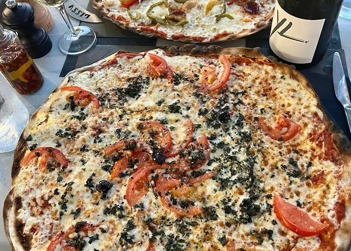 Les De La U Veniqui Vila