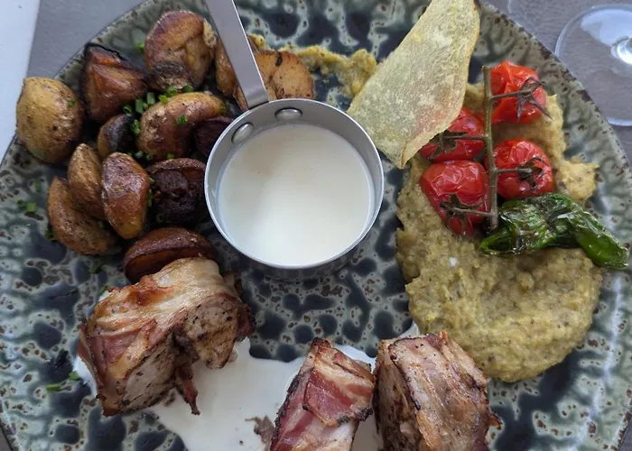 Les De La U Veniqui Vila *