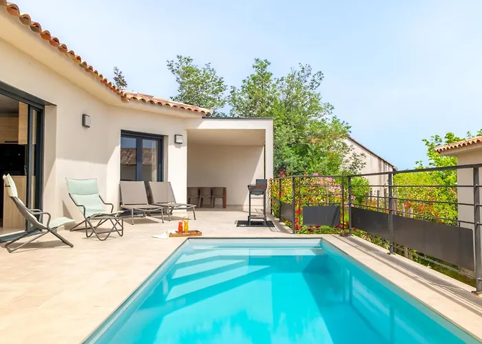 Les De La U Veniqui Favone