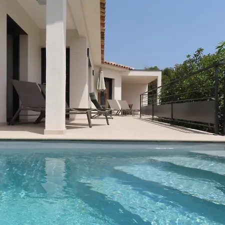 Les De La U Veniqui Villa *