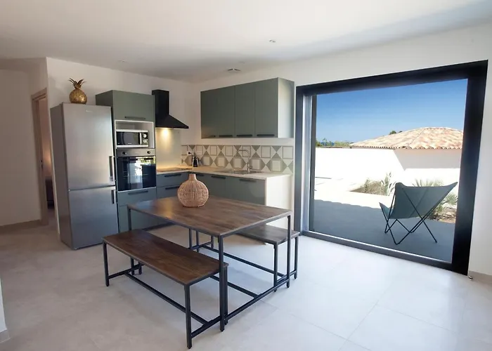 Les De La U Veniqui Villa *