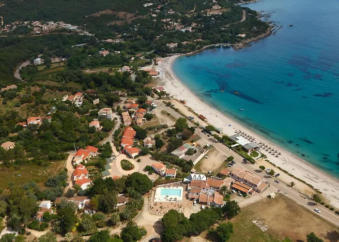 Les De La U Veniqui Favone